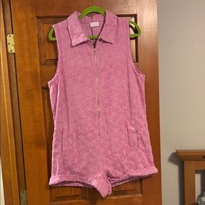 Pink Lily Textured Pink Romper with Pockets. Size Large